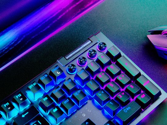 Fotografija izdelka Tipkovnica Razer BlackWidow V4, rumena stikala, US SLO g.
